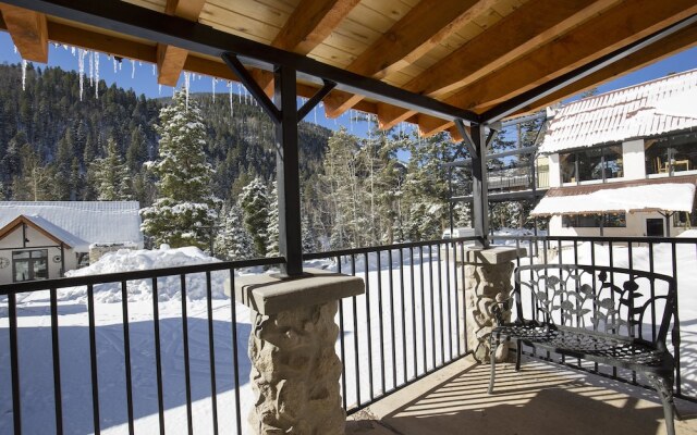 Columbine Inn at Taos Ski Valley