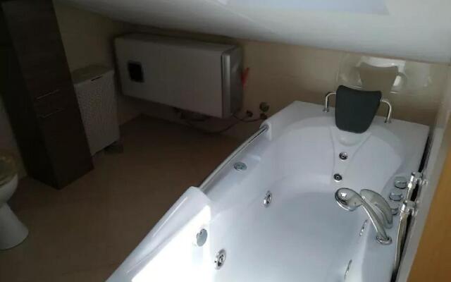 Holiday house Anabella - open swimming pool: Supetar, Island Brac