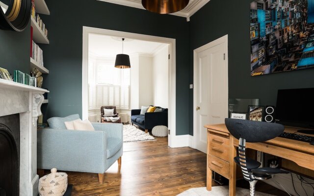 Gorgeous 2Br Family Home In East London