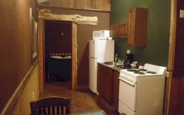 Antler Oaks Lodge and RV Resort