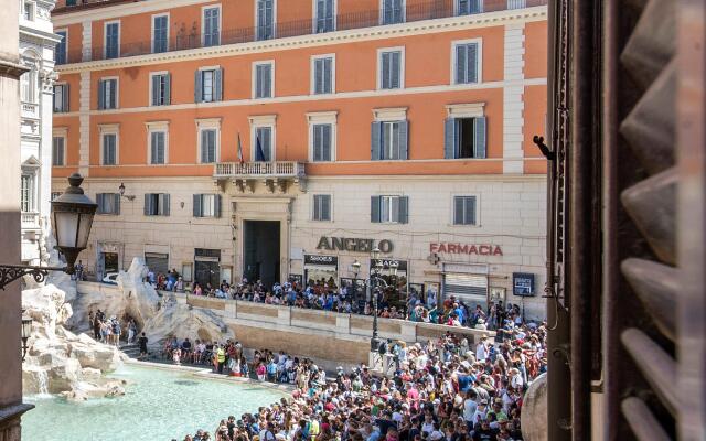 La Finestra su Fontana di Trevi - Charming View