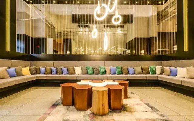 Nicesoe H·HOTEL (Chengdu Niushikou Subway Station)