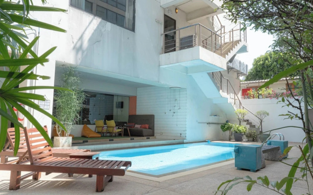 Journeyhub Sukhumvit 26 Bangkok