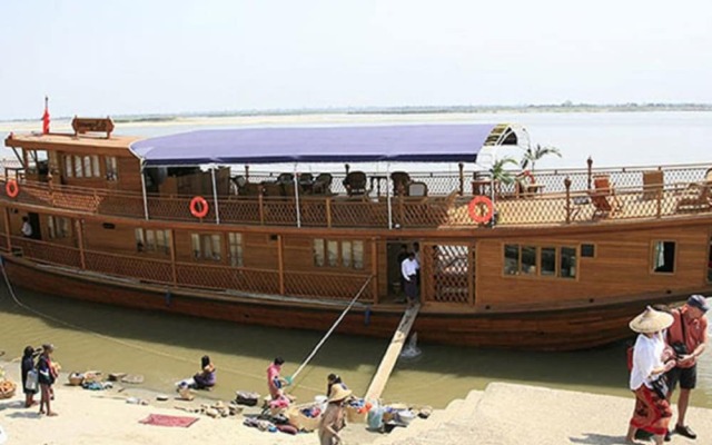 Amara River Cruise
