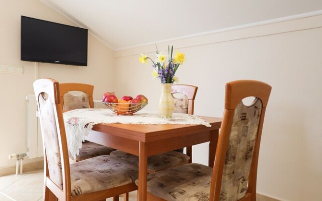 Apartments 150m from beach with parking