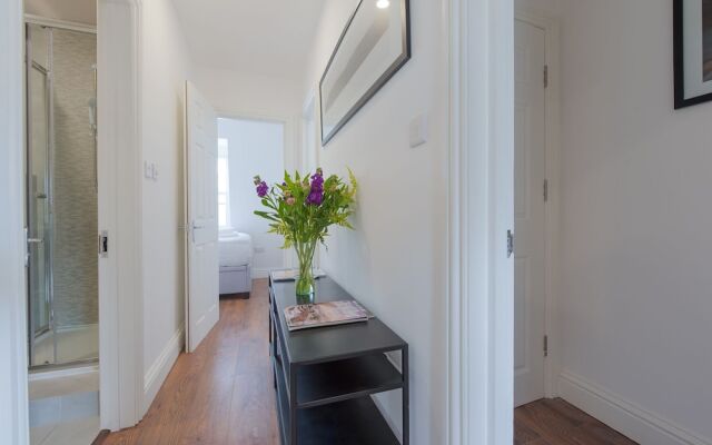 Earl's Court by CAPITAL 119