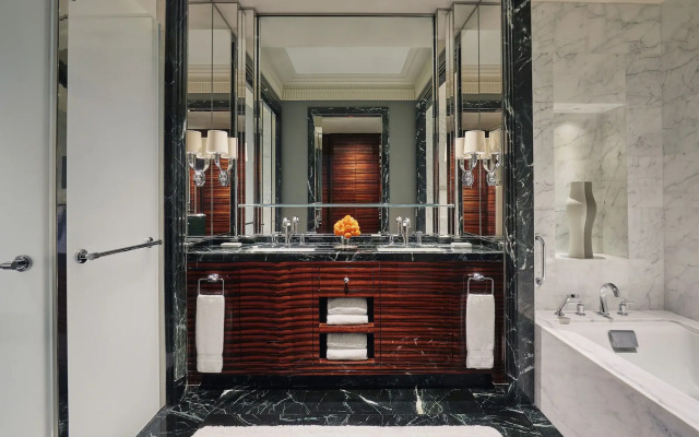 Four Seasons Hotel Bahrain Bay