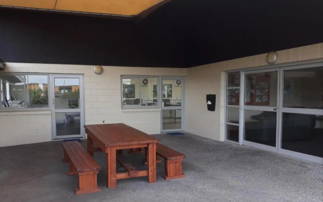 Opunake Beach Kiwi Holiday Park