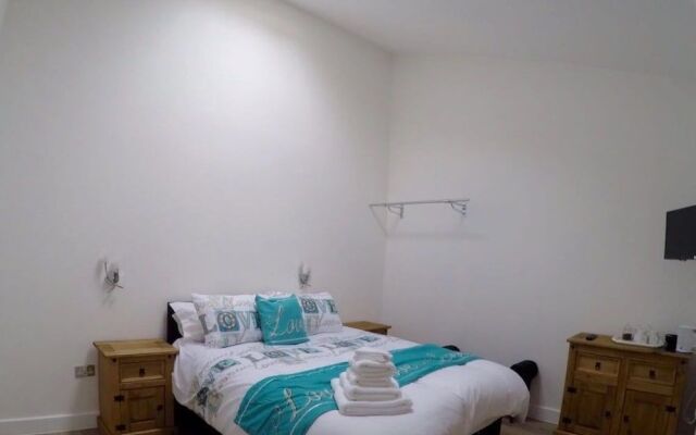 Deepcut Lodge Bed and Breakfast Self Service