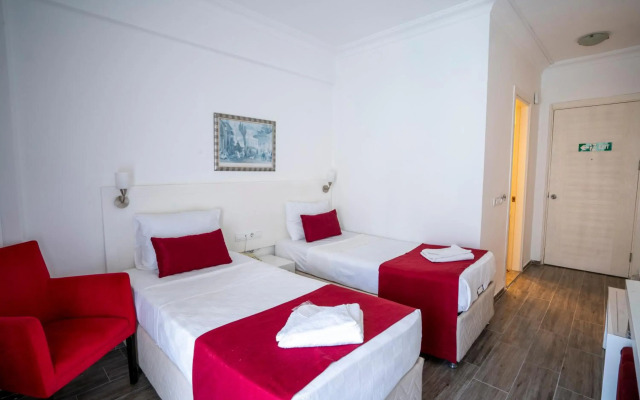 Ayapam Hotel