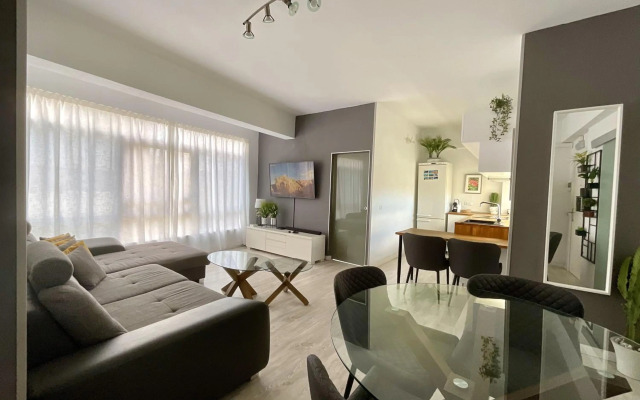 Santa Cruz Luxury Low-Cost Apartment with Terrace & Views