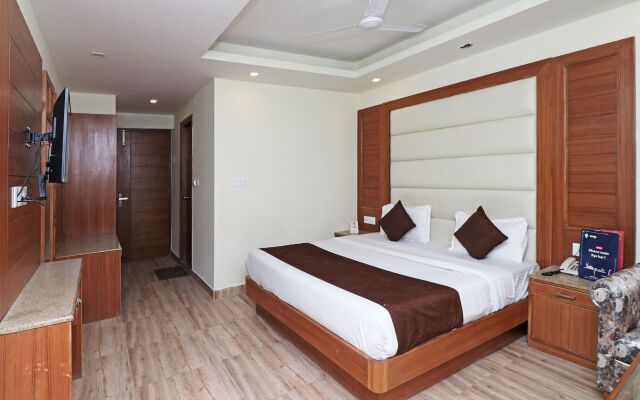 OYO 13908 Hotel India