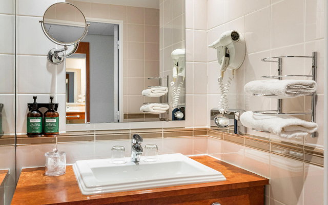 Crowne Plaza Lyon - Cité Internationale by IHG