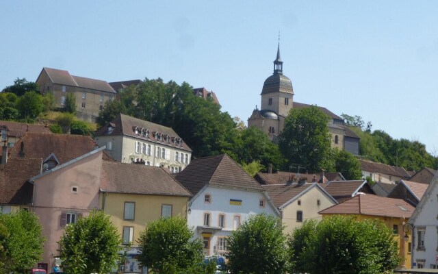 Property With 2 Bedrooms in Rougemont