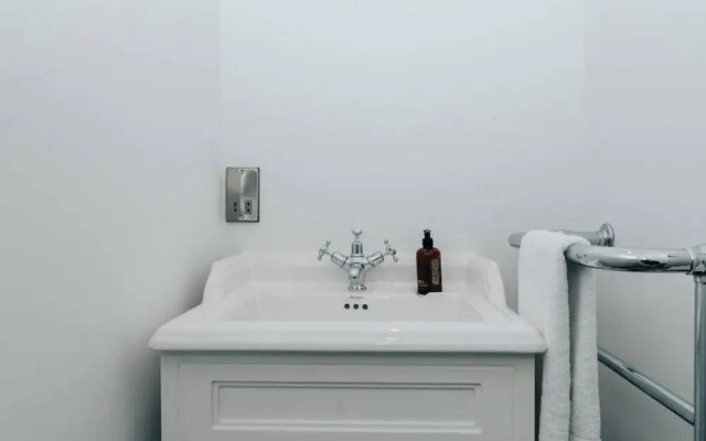 Woodvale Retreat - Sleeps 20