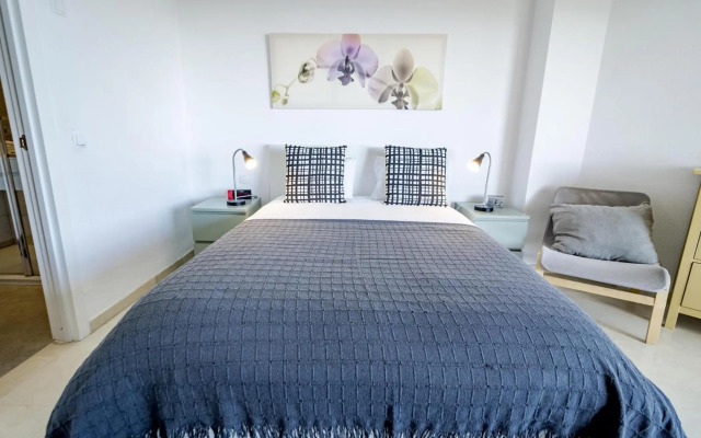 LL- Cozy apartment just next to the beach