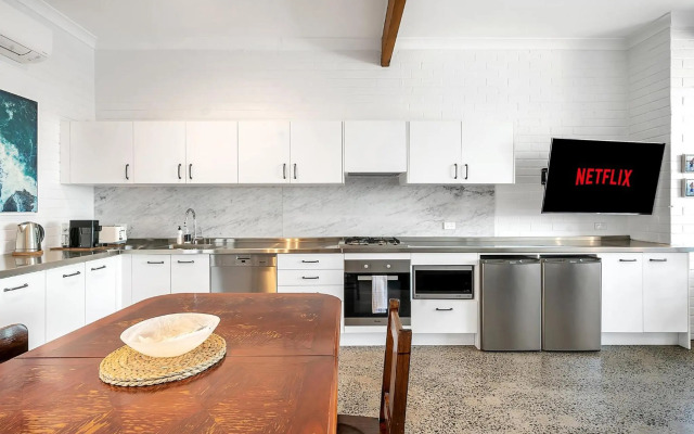 Cliffside: Bondi Beach