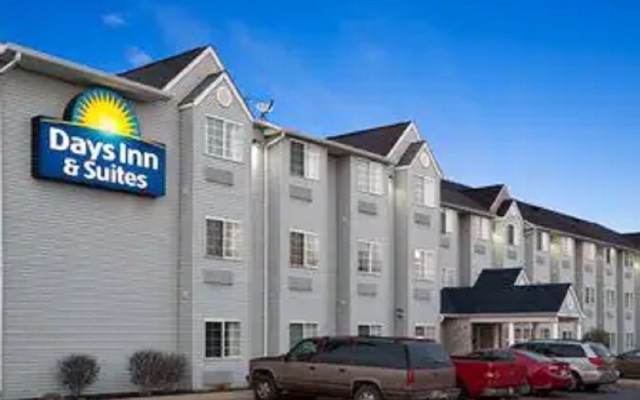 Days Inn & Suites by Wyndham Lafayette IN