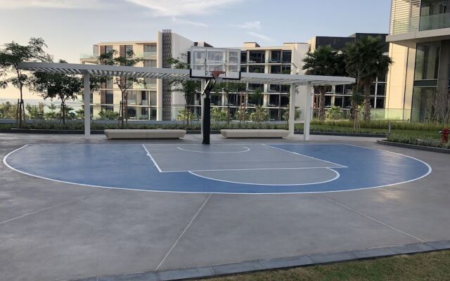 4BR Apt on Bluewater Island