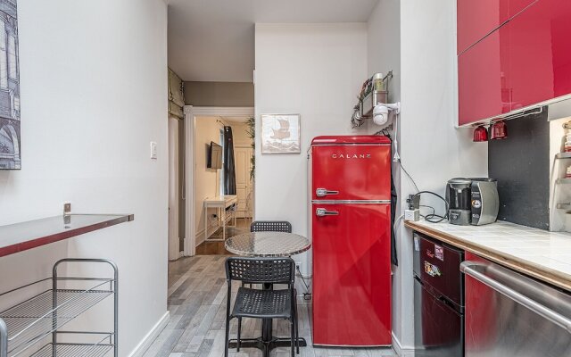 Beautiful 2 BR in the Heart of Downtown