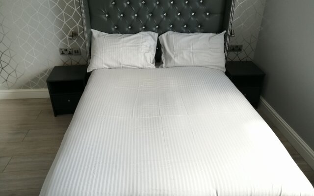 Encore Rooms