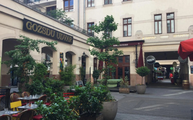 Lia's Apartment in Gozsdu