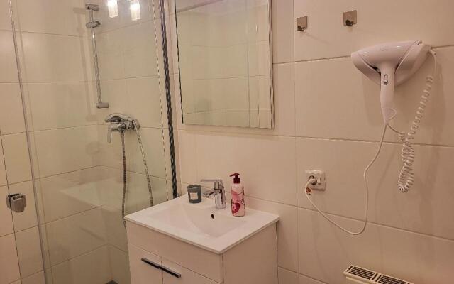 Real Living Apartments Vienna - Schweglerstrasse