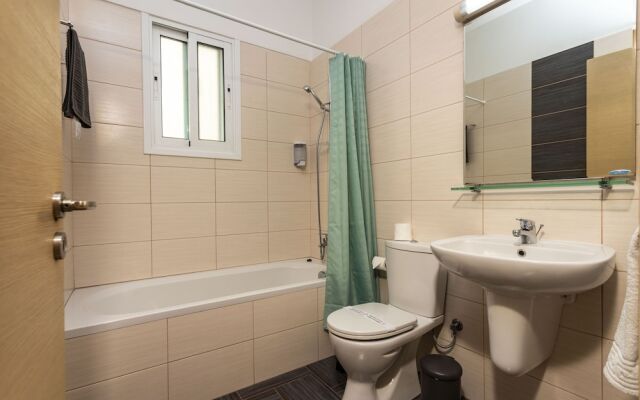 Bay View Gardens Apartments with Pool