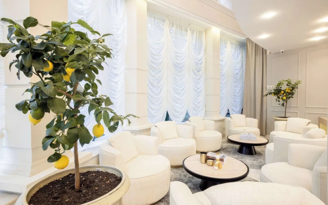 Tresor Le Palais Timisoara, Curio Collection By Hilton