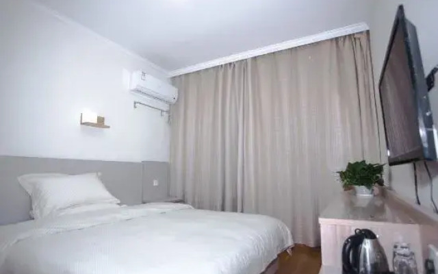 Hualian Express Hotel (Peking University Gate, Huangshan District)