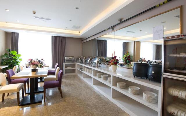 Lavande Hotel Qijiang High-speed Railway Station