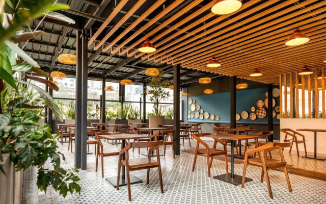 Liv Hotel Zona G
