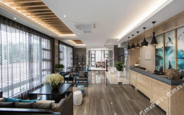 Wuyishan Seclusion Inn