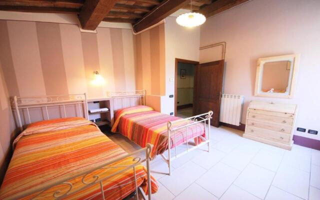 Gardens, Pool, Jaccuzzi Spoleto-poolside-slps 20 1 Hour to Rome