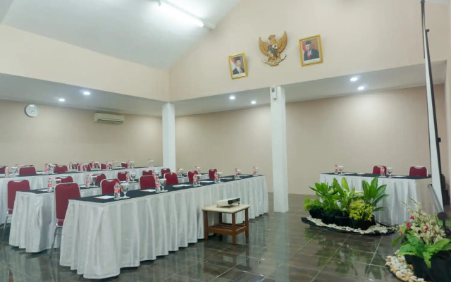 C'One Hotel Cempaka Putih