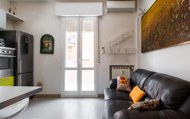 Bergonzoni Modern Apartment by Wonderful Italy