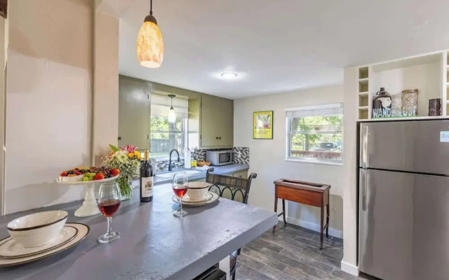 Tristian Suite Walk to Main Street