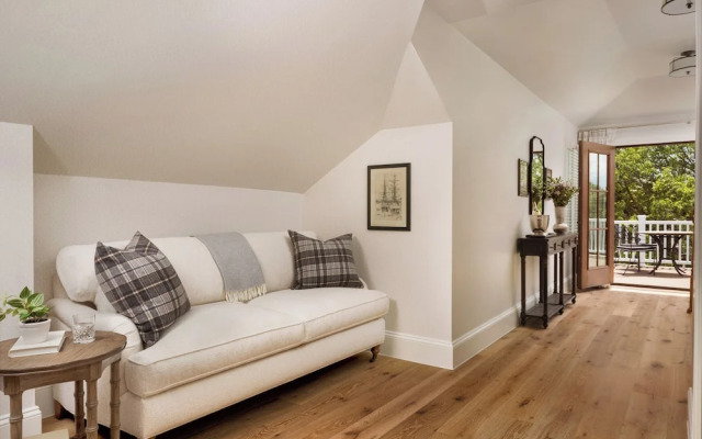 1313 West Luxury Boutique Hotel