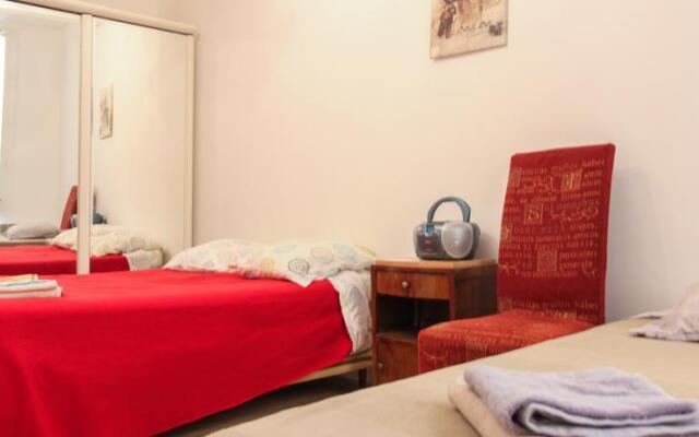Room in apartment - Rue Droite