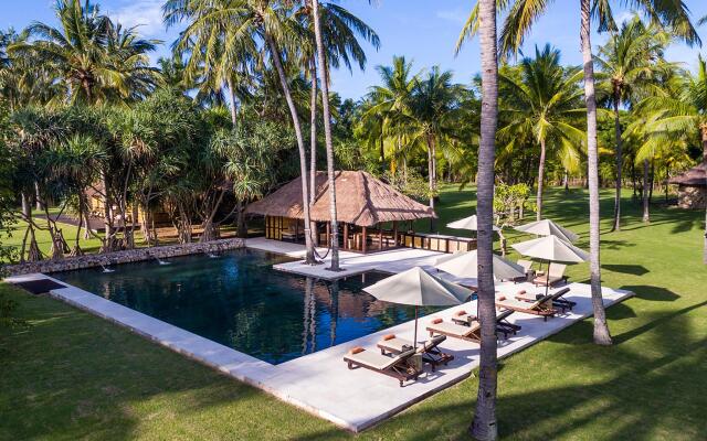Sira Beach House