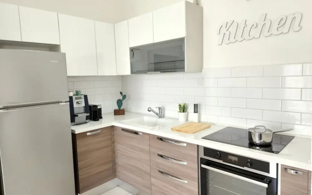 Melony Apartment