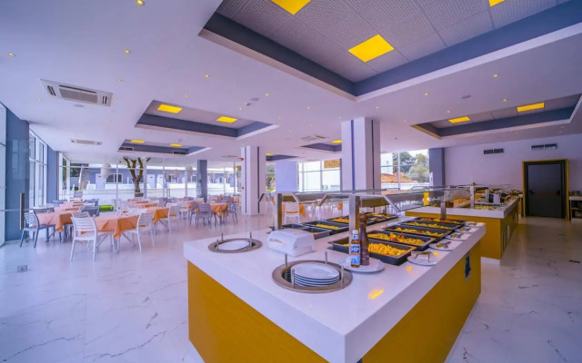 Oceanis Park Hotel
