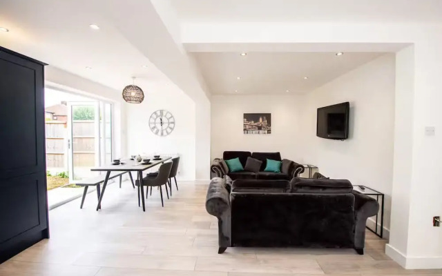 Hillfoot House