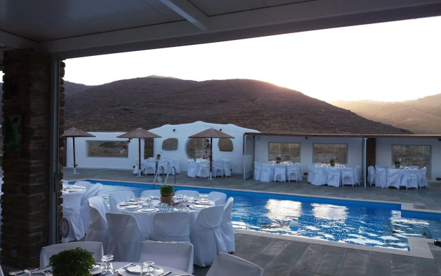 Glafki Studios & Suites