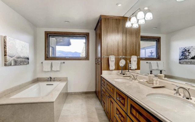 Mira Vista Retreat