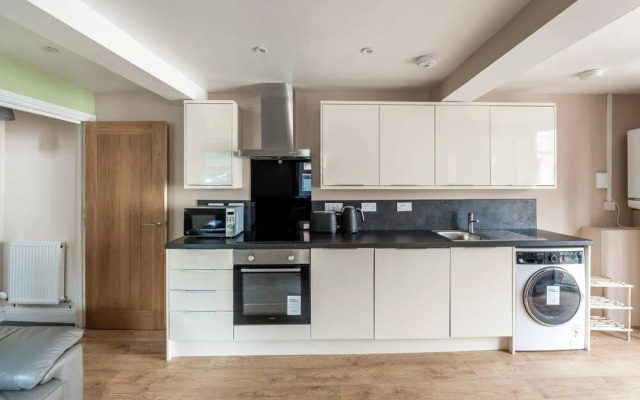 Beautiful 2-bed House in Egremont Milo's Place