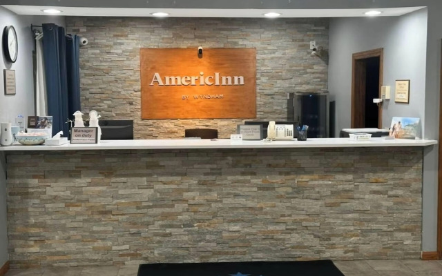 AmericInn by Wyndham Galesburg