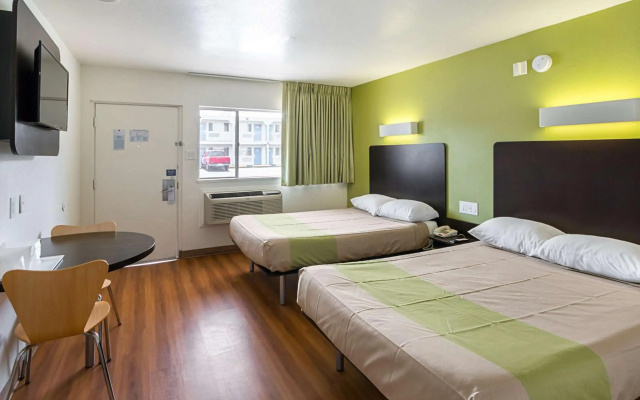Motel 6 El Paso, TX - Airport - Fort Bliss