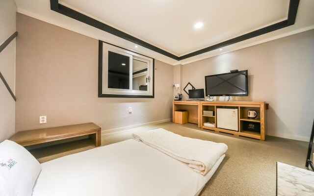 Daegu Bukbu Station Paradise