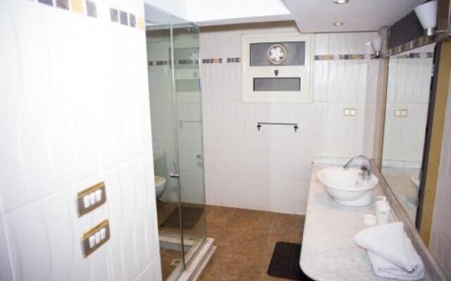 Tohfa Luxury Apartment